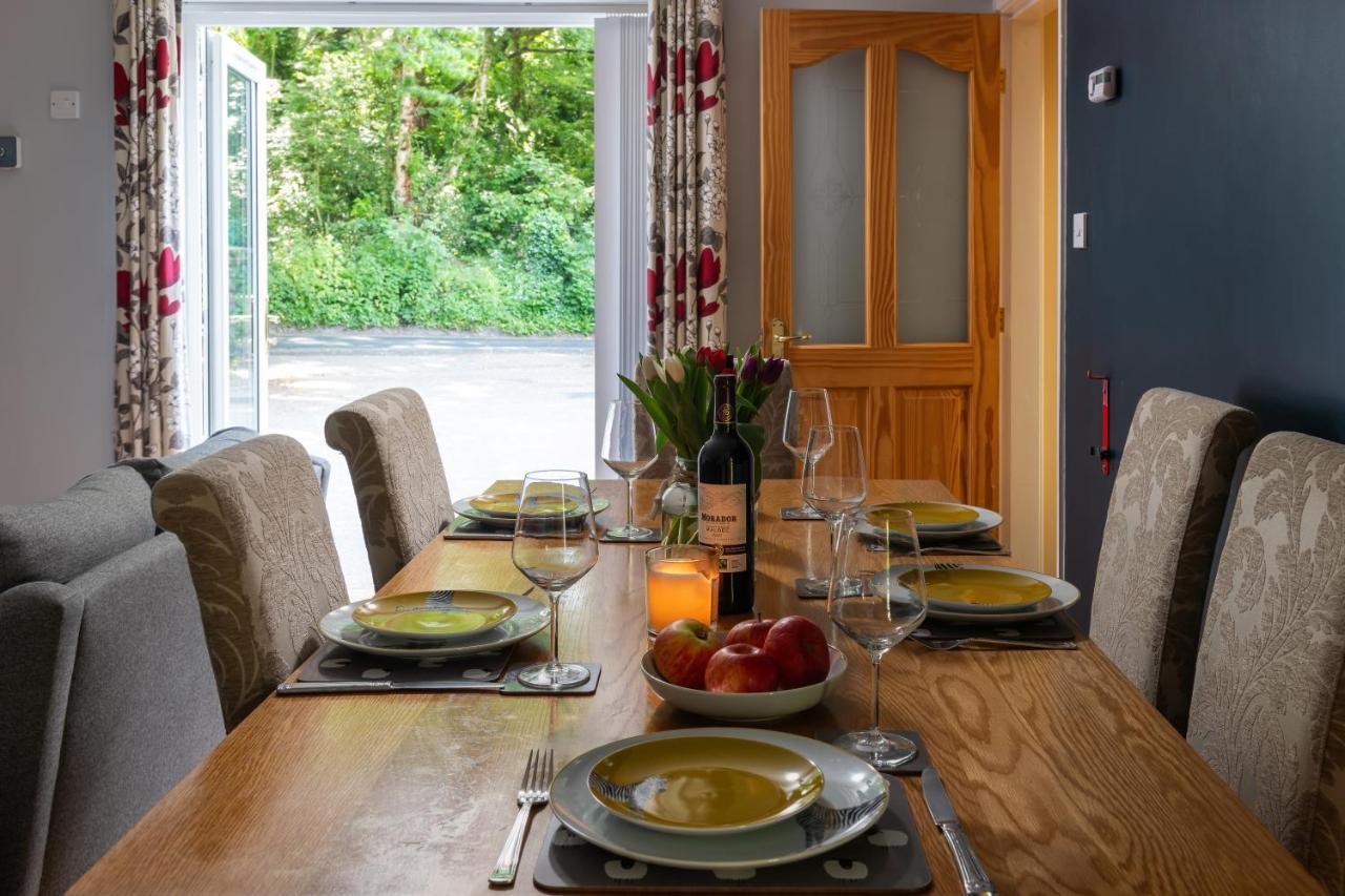 The Coachhouse - Cottage With Private Hot Tub Colwyn Bay Bagian luar foto