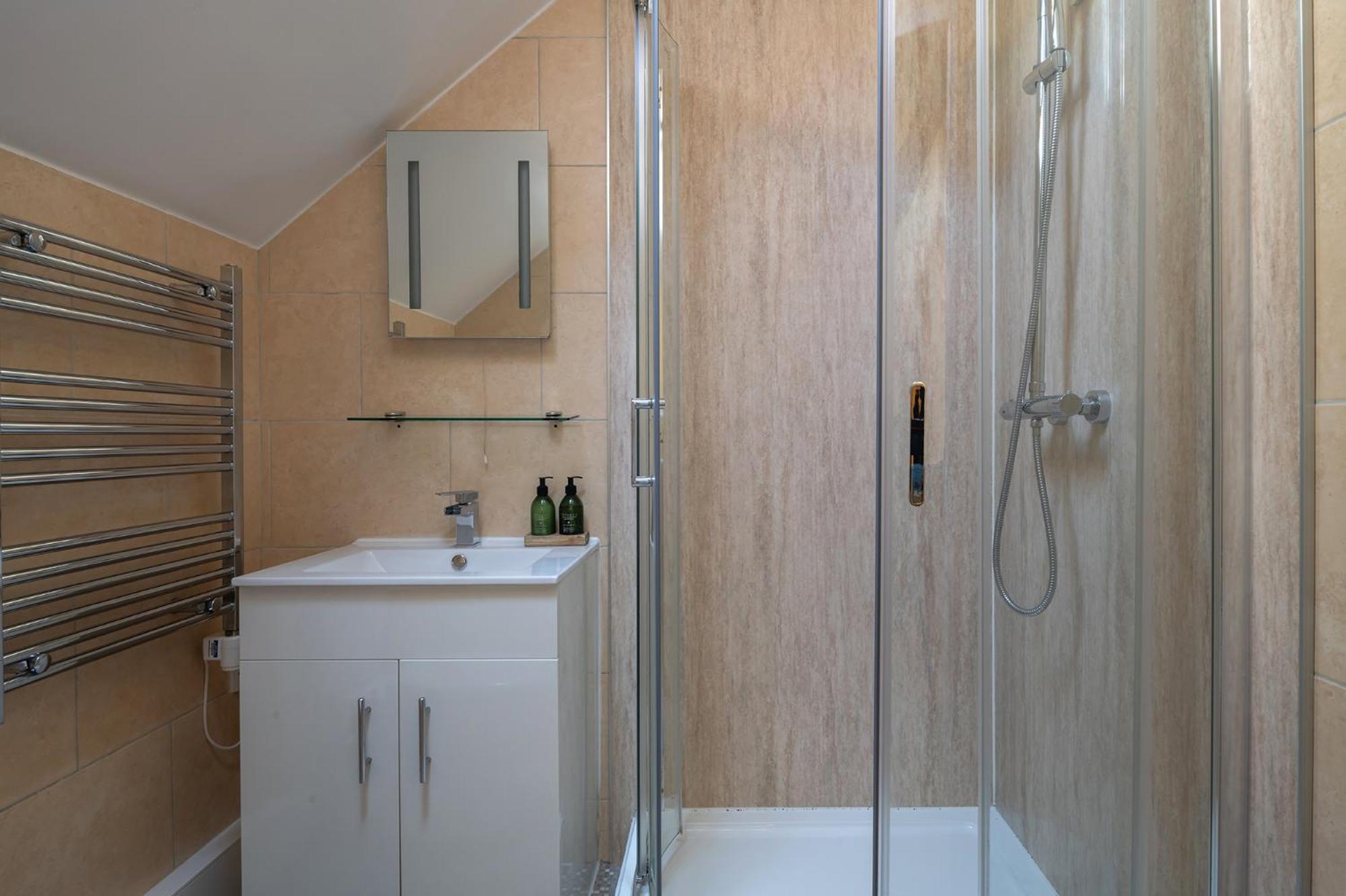 The Coachhouse - Cottage With Private Hot Tub Colwyn Bay Bagian luar foto
